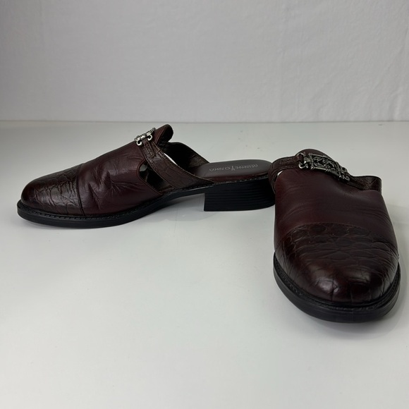 Minnetonka Women’s Brown Leather Slip on Mule size 9 - Picture 6 of 14